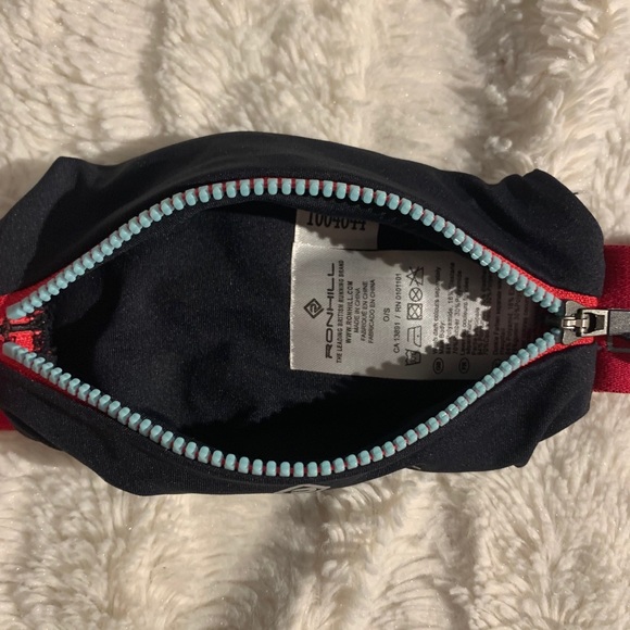 🎈2 for 25 🎈Compact running belt - Picture 3 of 6